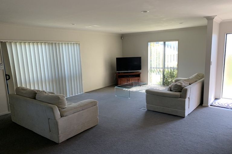Photo of property in 42 Mandalay Place, Waiuku, 2123