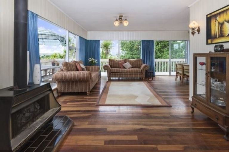 Photo of property in 8 Pooley Street, Pakuranga Heights, Auckland, 2010