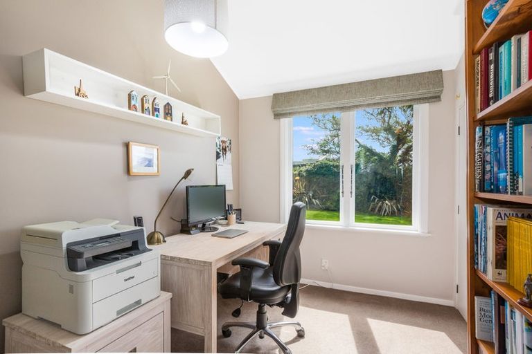 Photo of property in 51 Howard Road, Point Howard, Lower Hutt, 5013