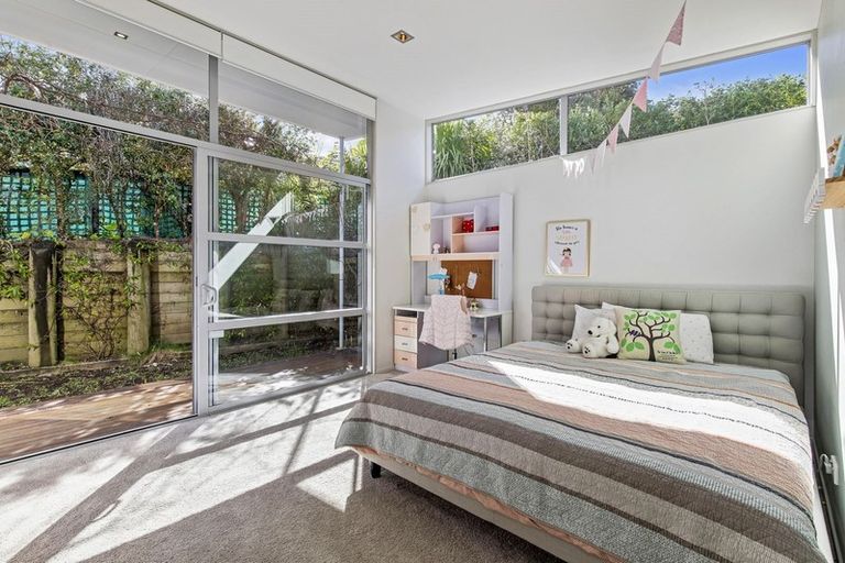 Photo of property in 10d Sunnynook Road, Sunnynook, Auckland, 0620