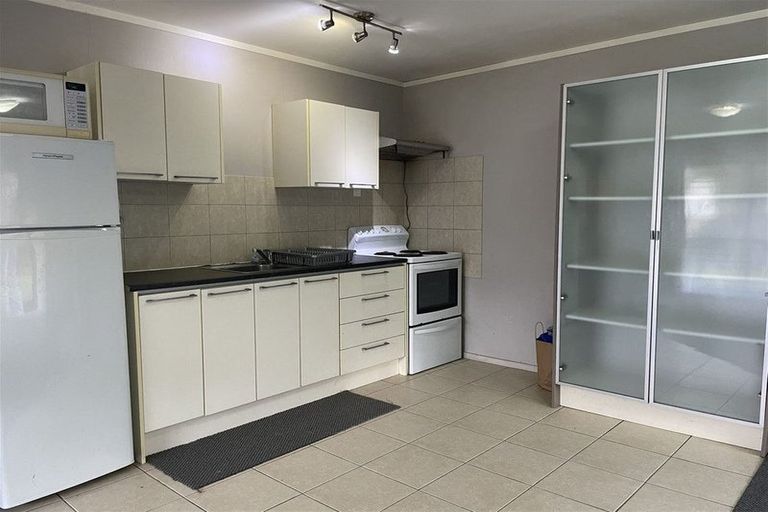 Photo of property in 29 Awaroa Road, Sunnyvale, Auckland, 0612