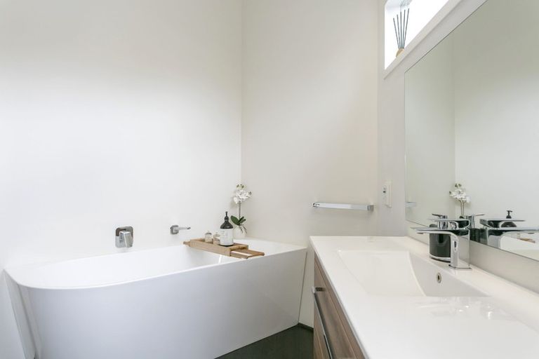 Photo of property in 47 Hawai Street, Two Mile Bay, Taupo, 3330