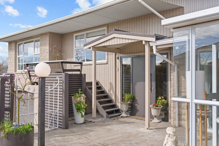 Photo of property in 25 Hillcrest Place, Avonhead, Christchurch, 8042