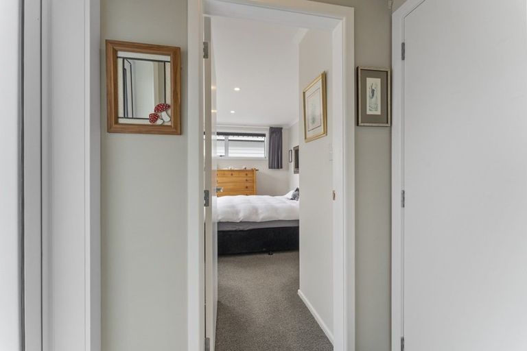 Photo of property in 52 Hinemoa Street, Paraparaumu, 5032