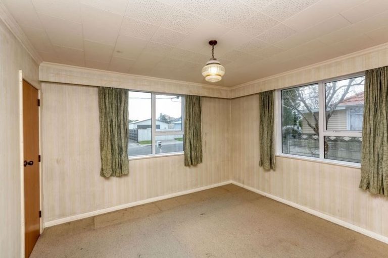 Photo of property in 6 Union Street, Merrilands, New Plymouth, 4312