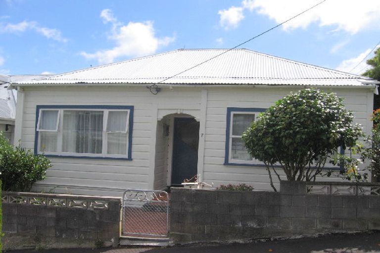 Photo of property in 7 Derby Street, Mount Victoria, Wellington, 6011