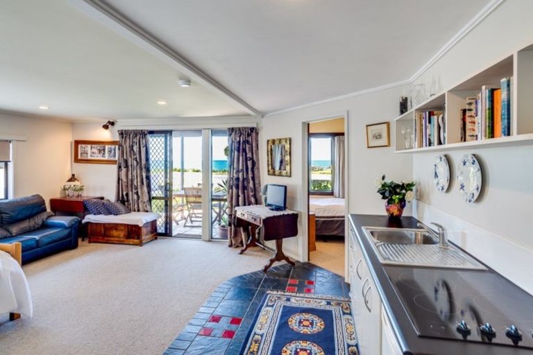 Photo of property in 129 North Shore Road, Eskdale, Napier, 4182