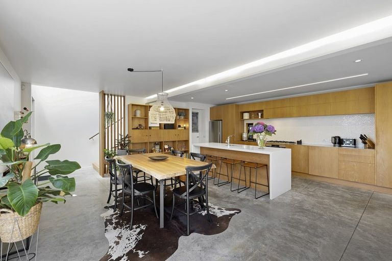 Photo of property in 76 Cutfield Road, New Plymouth, 4310