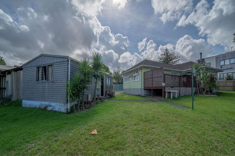 Photo of property in 2a Brandon Road, Glen Eden, Auckland, 0602