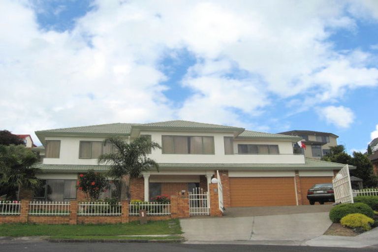 Photo of property in 16 Anure Place, Highland Park, Auckland, 2010