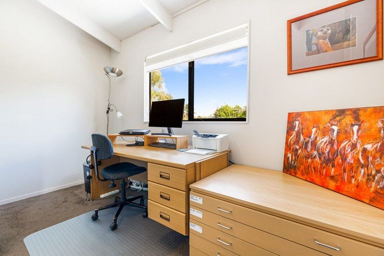 Photo of property in 1/20 Reynolds Place, Torbay, Auckland, 0630