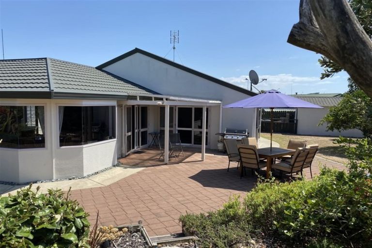 Photo of property in 43 Fishermans Drive, Coastlands, Whakatane, 3120