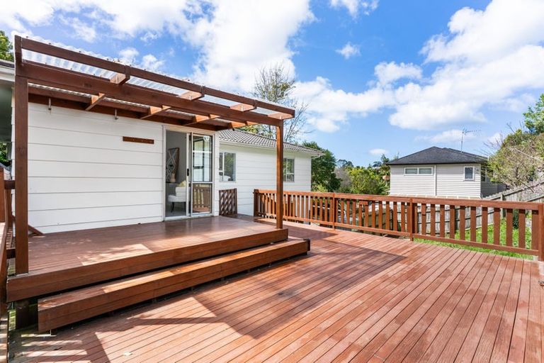 Photo of property in 16 Dunraven Place, Torbay, Auckland, 0630