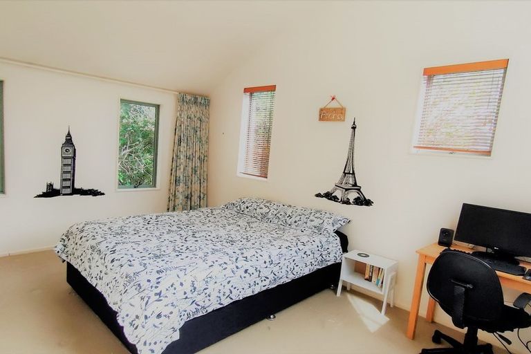 Photo of property in 2/27b Balmain Road, Birkenhead, Auckland, 0626