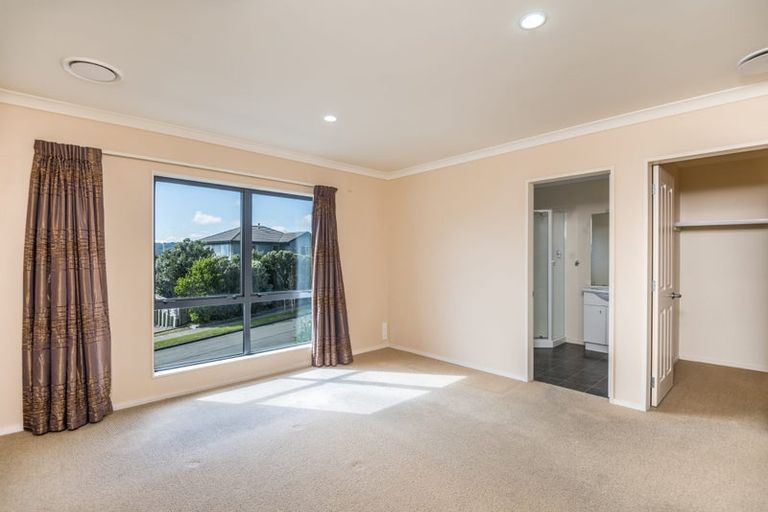 Photo of property in 68 Erlestoke Crescent, Churton Park, Wellington, 6037