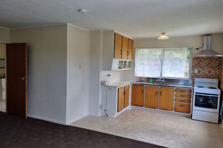 Photo of property in 3/58 View Road, Henderson, Auckland, 0612
