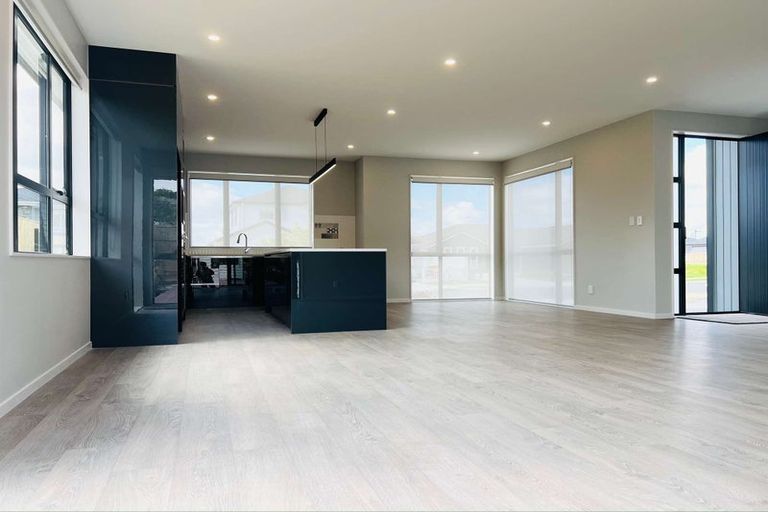 Photo of property in 17 Surf View Crescent, Red Beach, 0932