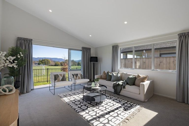 Photo of property in 22 Richardson Road, Omokoroa, 3114