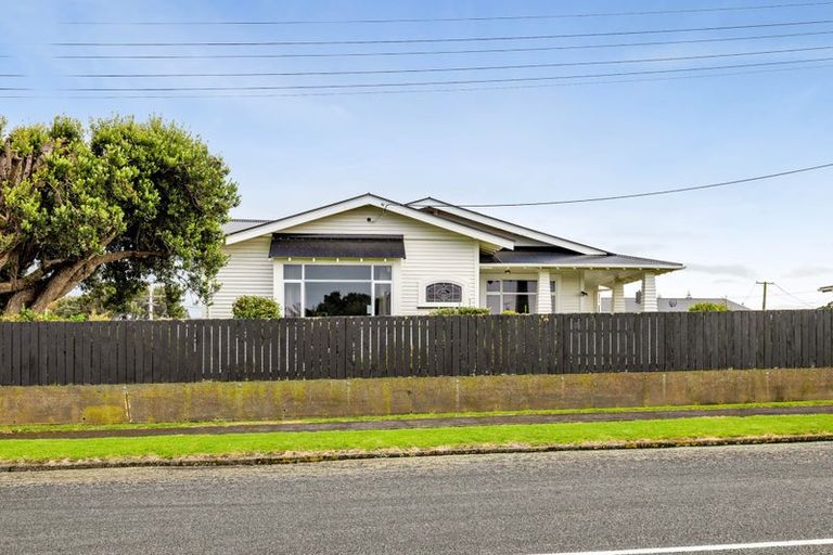 Photo of property in 8 Lincoln Street, Patea, 4520