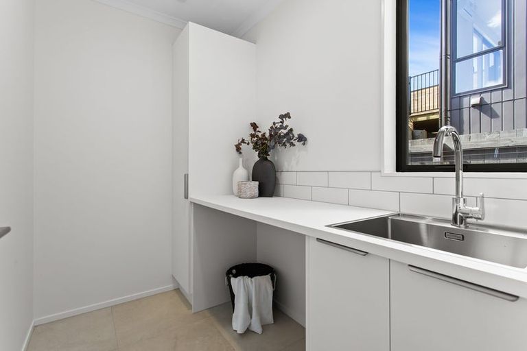 Photo of property in 15 Roundel Crescent, Whenuapai, Auckland, 0618