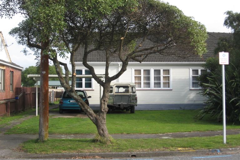 Photo of property in 2 Anson Grove, Naenae, Lower Hutt, 5011