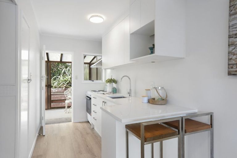 Photo of property in 3/11a Bayside Avenue, Te Atatu Peninsula, Auckland, 0610