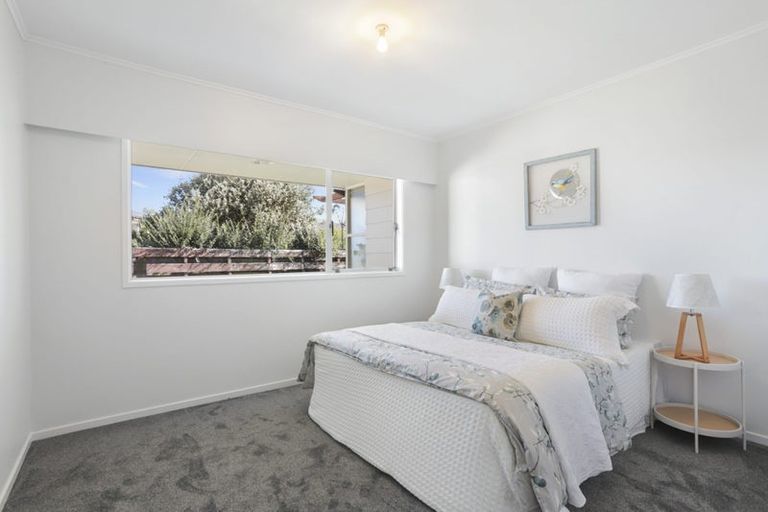 Photo of property in 3/11a Bayside Avenue, Te Atatu Peninsula, Auckland, 0610