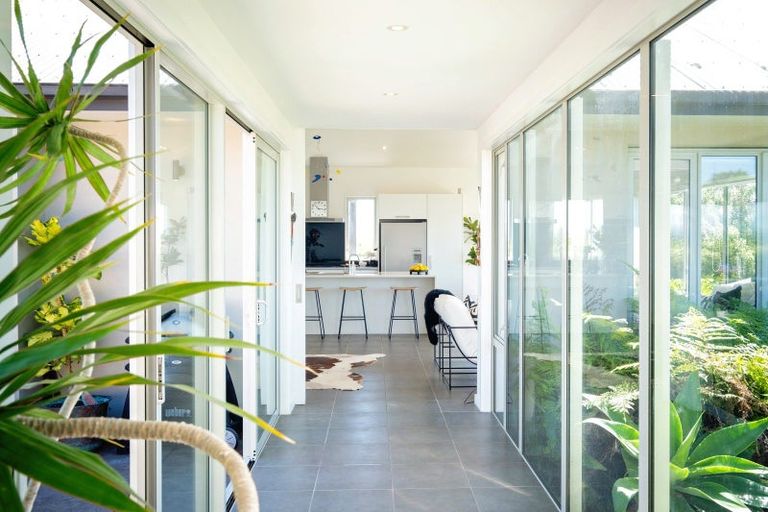 Photo of property in 4 Heipipi Drive, Eskdale, Napier, 4182