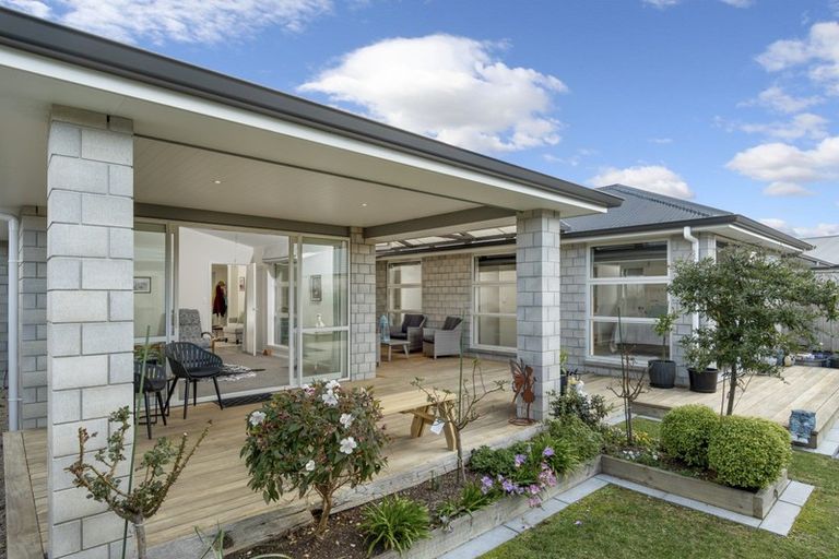 Photo of property in 124 Puhirake Crescent, Pyes Pa, Tauranga, 3112