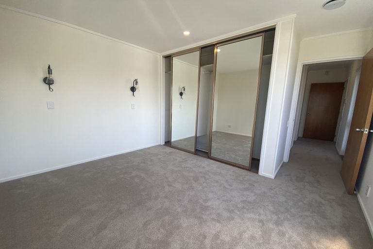 Photo of property in 237 Te Atatu Road, Te Atatu South, Auckland, 0610