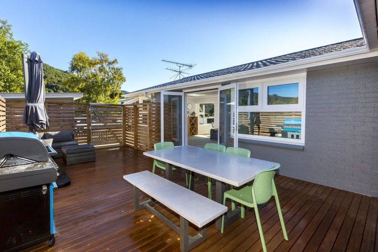 Photo of property in 46 Holdsworth Avenue, Trentham, Upper Hutt, 5018