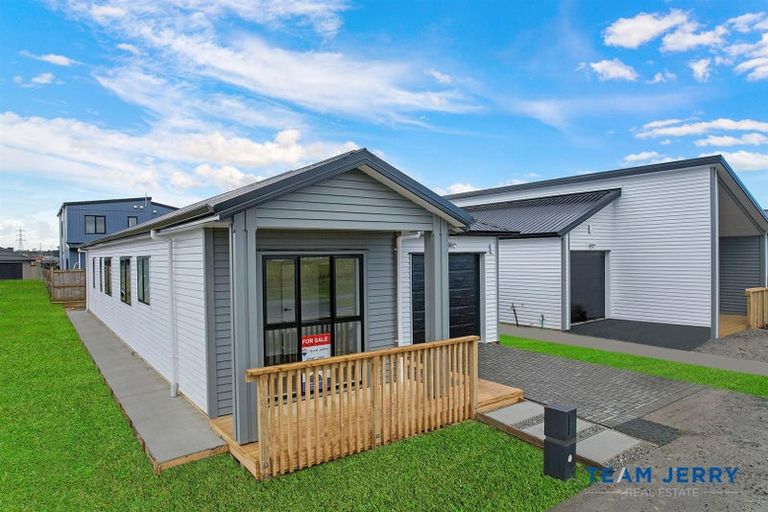 Photo of property in 25 Huringa Road, Karaka, Papakura, 2113