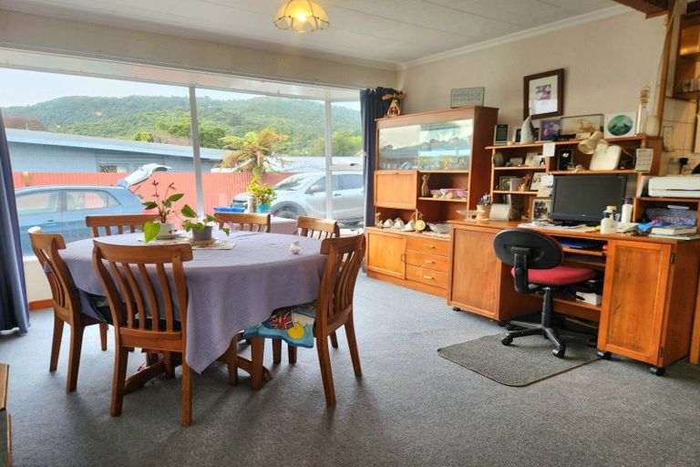Photo of property in 24 Palmerston Street, Greymouth, 7805
