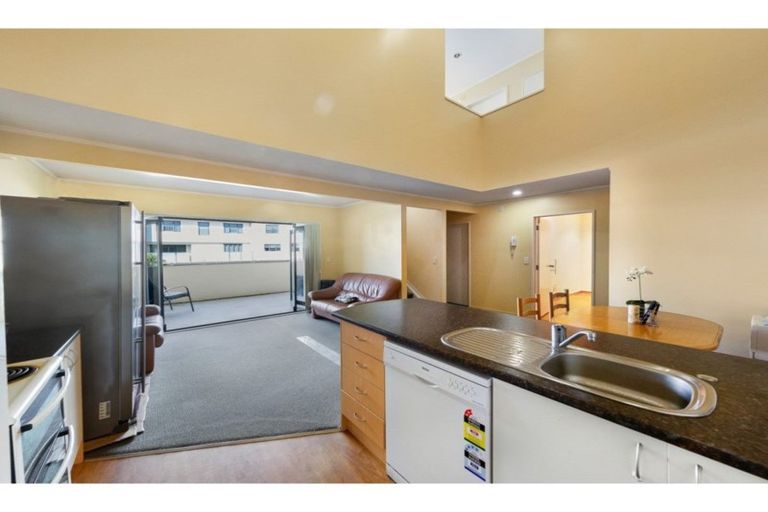 Photo of property in 10/11 Jack Conway Avenue, Manukau, Auckland, 2104