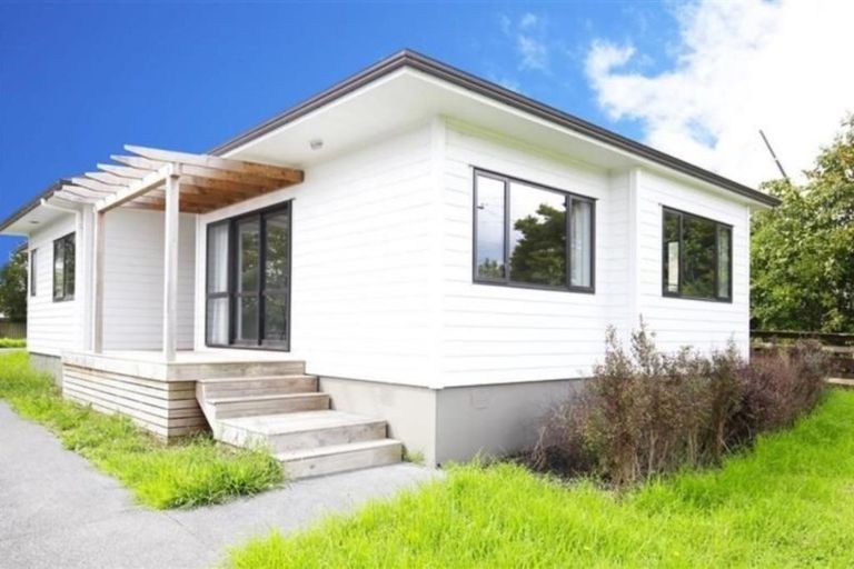 Photo of property in 9 Tapu Road, Huapai, Kumeu, 0810