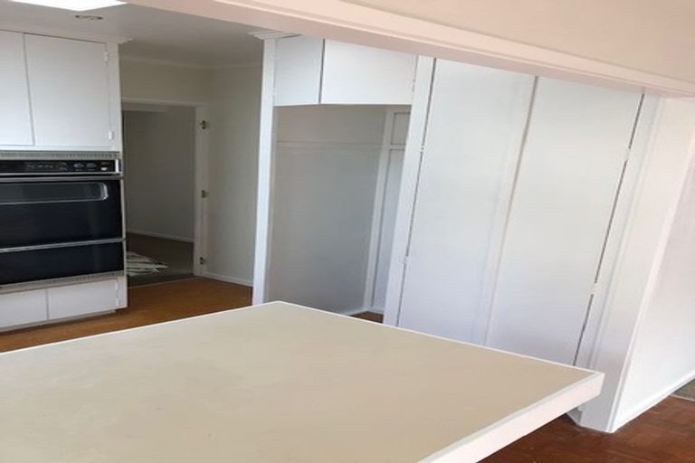 Photo of property in 4 Sispara Place, Beach Haven, Auckland, 0626