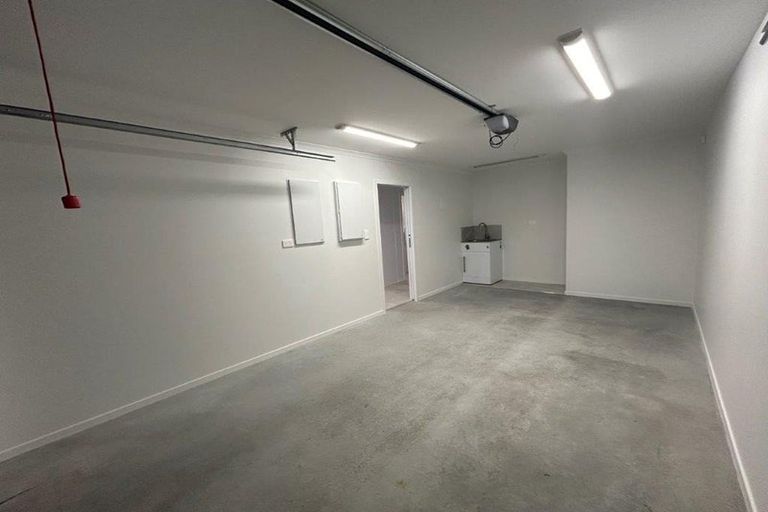 Photo of property in 24 Atutahi Lane, Papamoa, 3118