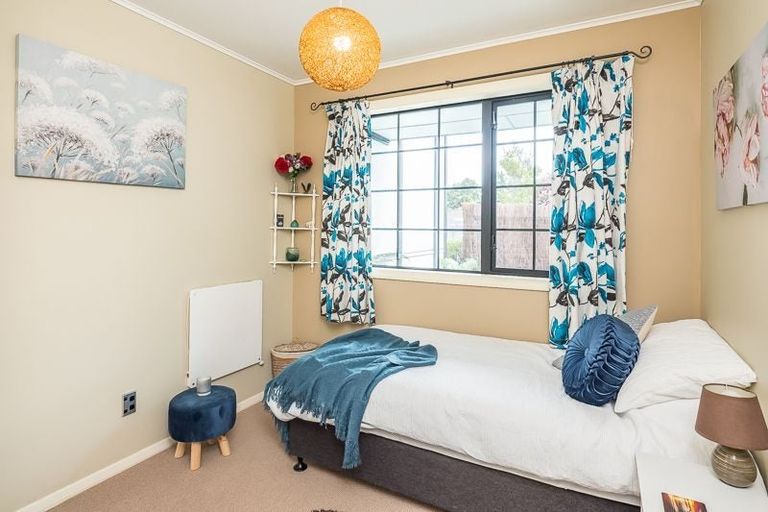 Photo of property in 178 Main Road South, Raumati South, Paraparaumu, 5032