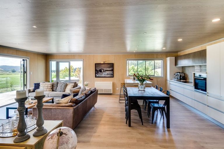 Photo of property in 304 Hill Road, Eskdale, Napier, 4182