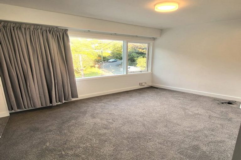 Photo of property in 2/8 Governor Road, Northland, Wellington, 6012