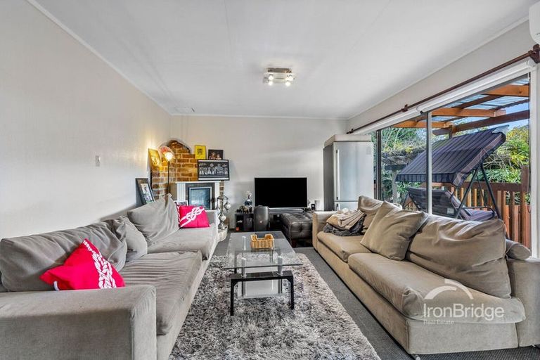 Photo of property in 2/48 Edgeworth Road, Glenfield, Auckland, 0629