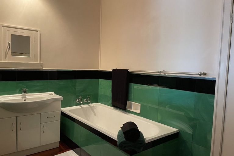 Photo of property in 10 Dinniss Avenue, Regent, Whangarei, 0112