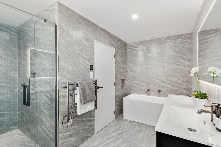 Photo of property in 8a Ringwood Street, Torbay, Auckland, 0630