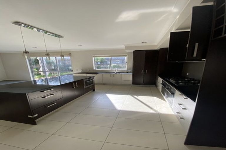 Photo of property in 12 Muirlea Drive, Flat Bush, Auckland, 2016