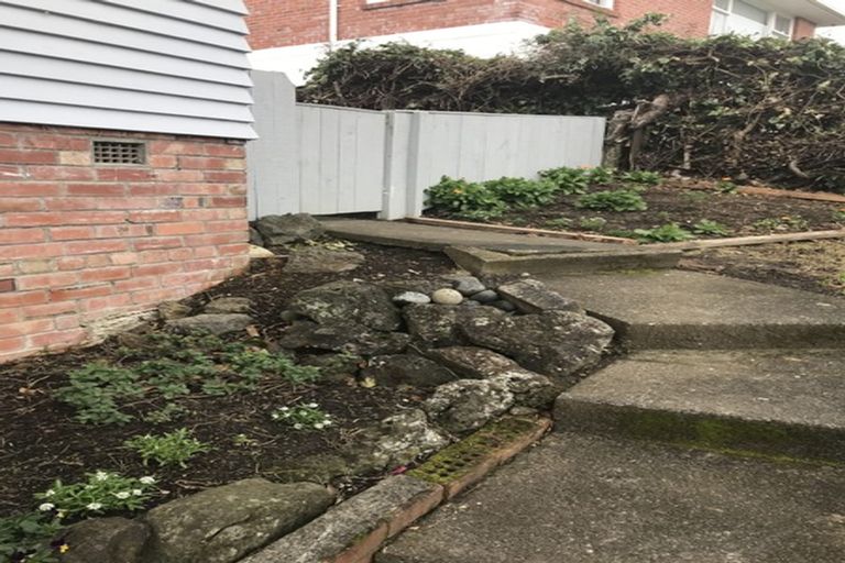 Photo of property in 19 Lyford Crescent, Sunnynook, Auckland, 0620