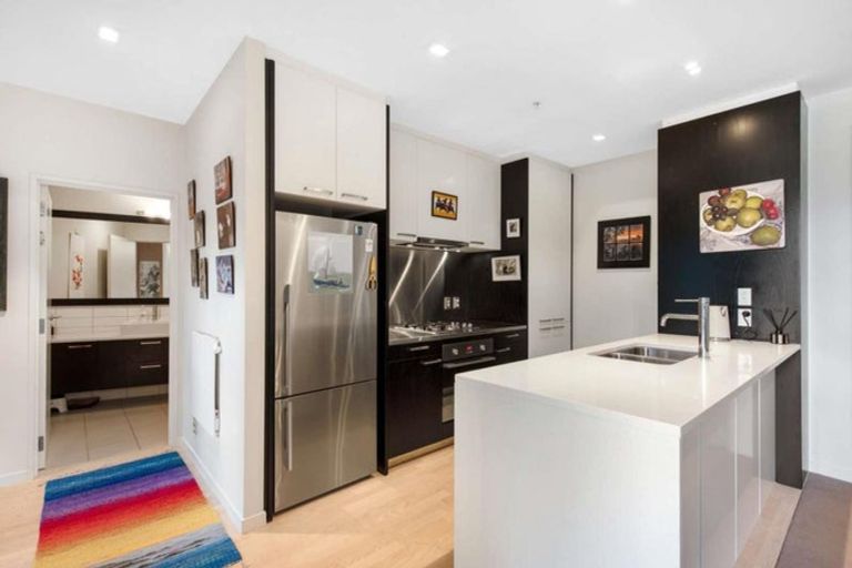 Photo of property in Chews Lane Apartments, 8f/9 Chews Lane, Wellington Central, Wellington, 6011