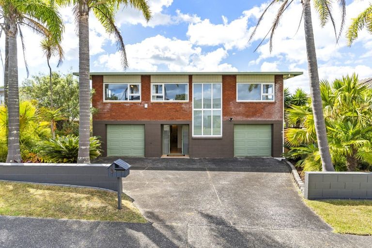 Photo of property in 5 Ravenwood Drive, Forrest Hill, Auckland, 0620