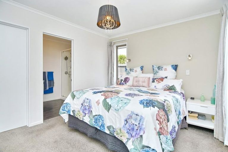 Photo of property in 15 Sequoia Way, Rangiora, 7400