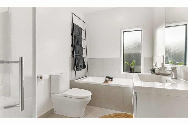 Photo of property in 7 Bravery Road, Papakura, 2110