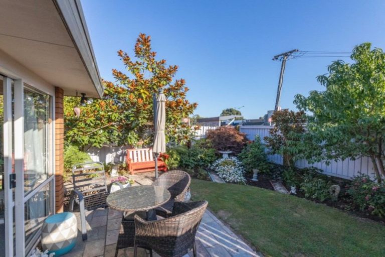 Photo of property in 1/4 Daniels Road, Redwood, Christchurch, 8051